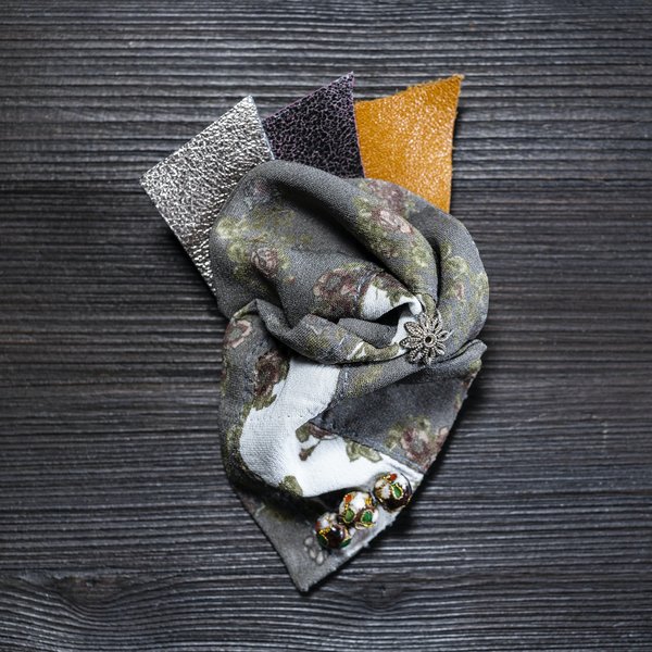 Quel type de cloisonnement choisir pour aménager un walk-in closet dans une grande chambre à coucher ?