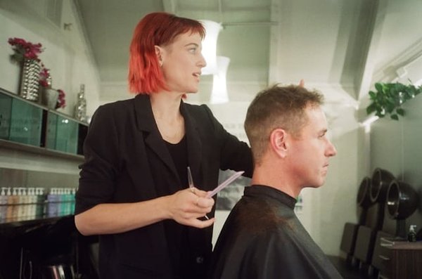 Quels sont les conseils pour démanger un salon de coiffure sans interrompre l'activiter?